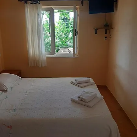 Adria Πανσιόν 3*