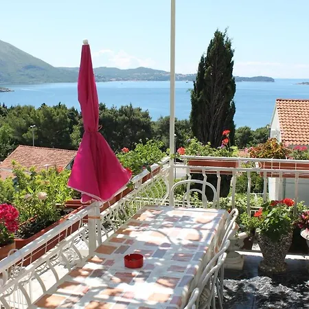 Adria Πανσιόν 3*